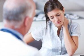 Consultazione con la compagna dell'uomo per determinare la fattibilità dell'intervento di ingrandimento del pene